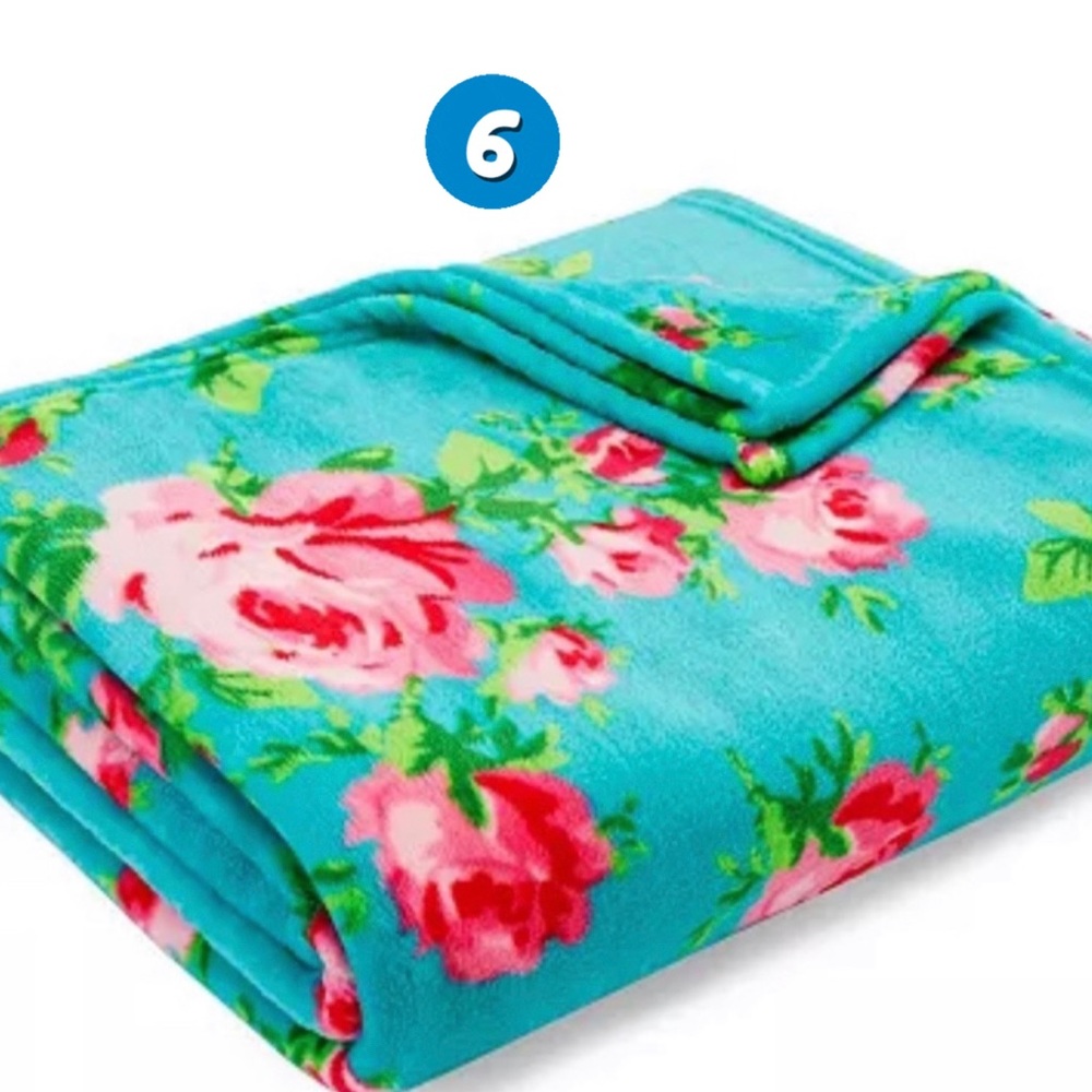 Betsey Johnson Ultra Soft Plush Twin Blanket